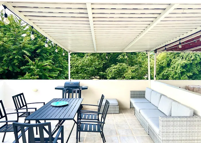 Sunny Tropical And Rooftop Terrace Ferienhaus