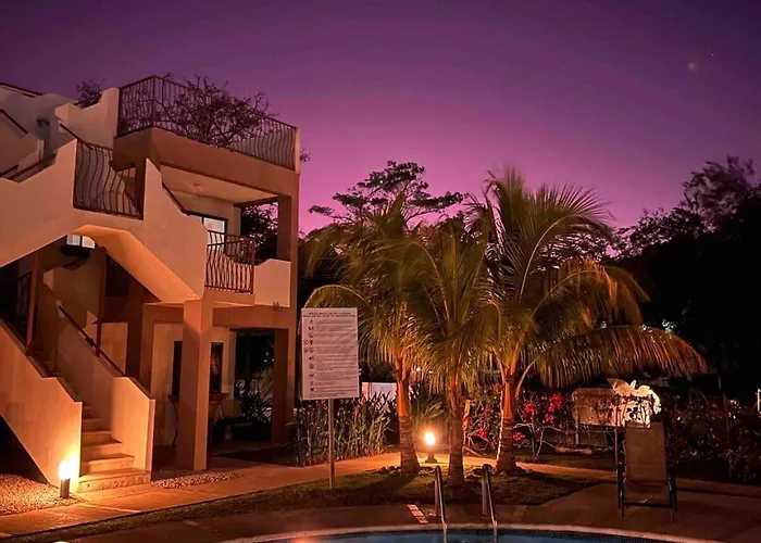 Sunny Tropical And Rooftop Terrace Ferienhaus Coco