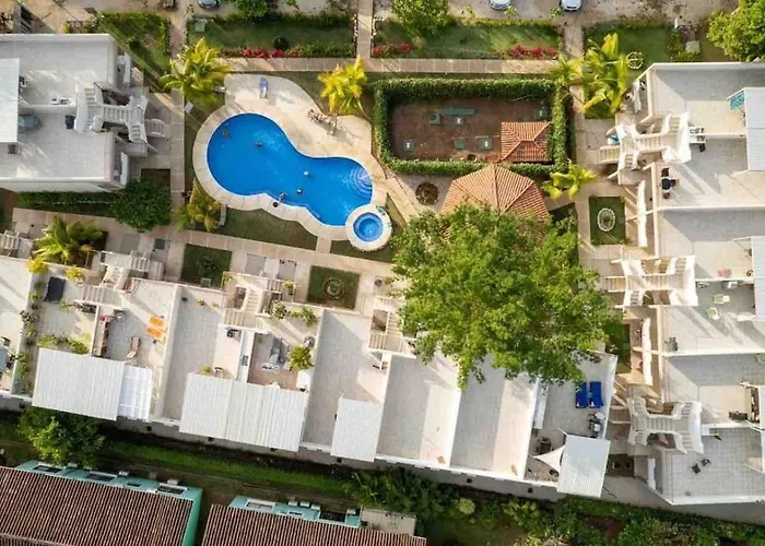 Sunny Tropical And Rooftop Terrace Ferienhaus
