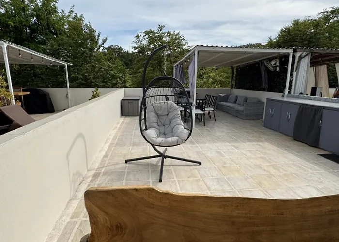 Sunny Tropical And Rooftop Terrace *