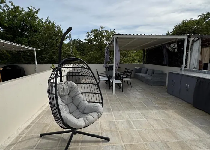 Sunny Tropical And Rooftop Terrace Coco