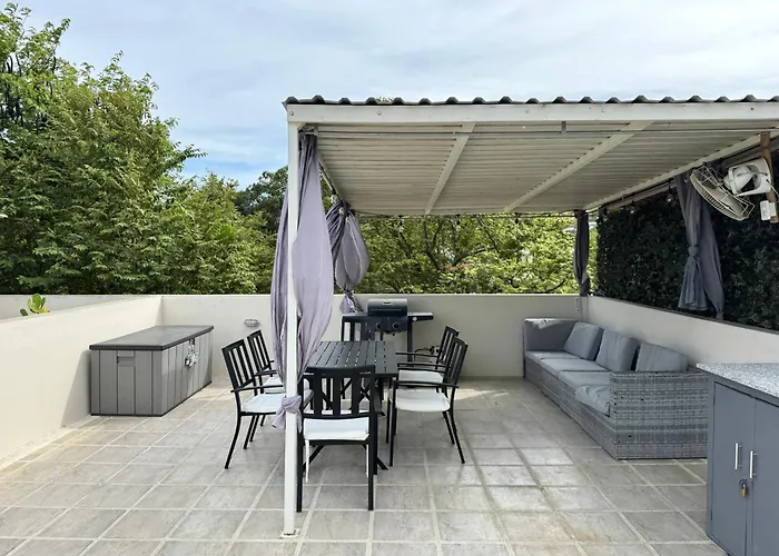 Sunny Tropical And Rooftop Terrace Ferienhaus *